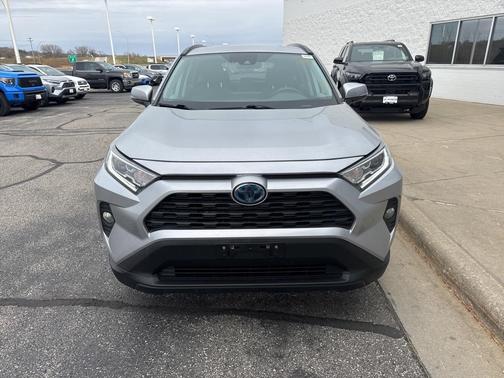 2020 Toyota RAV4 Hybrid XLE
