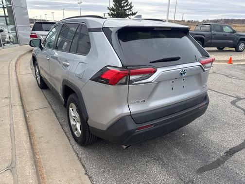 2020 Toyota RAV4 Hybrid XLE