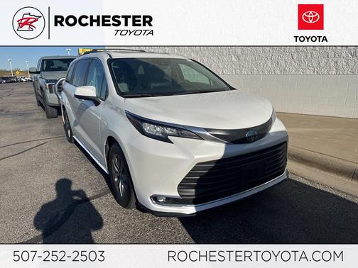 2023 Toyota Sienna XLE