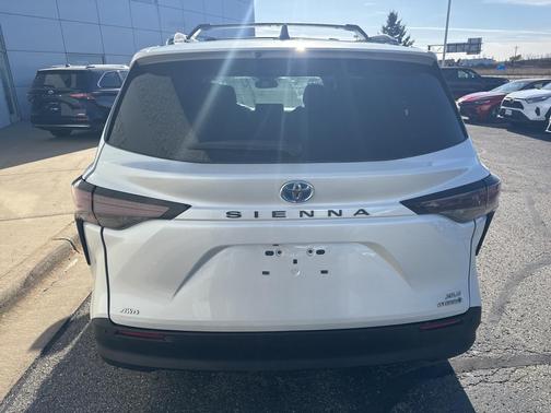 2023 Toyota Sienna XLE