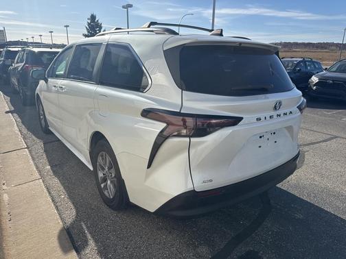 2023 Toyota Sienna XLE