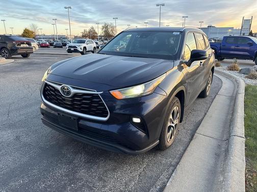 2024 Toyota Highlander XLE