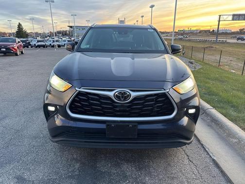 2024 Toyota Highlander XLE