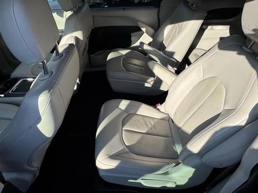 2021 Chrysler Pacifica Hybrid Touring L