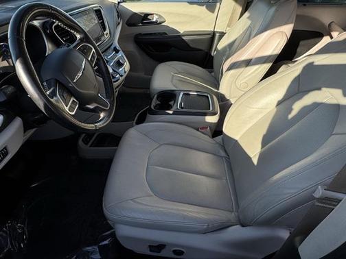 2021 Chrysler Pacifica Hybrid Touring L