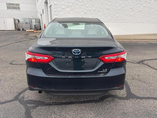 2018 Toyota Camry Hybrid LE