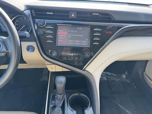 2018 Toyota Camry Hybrid LE