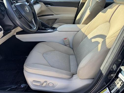 2018 Toyota Camry Hybrid LE