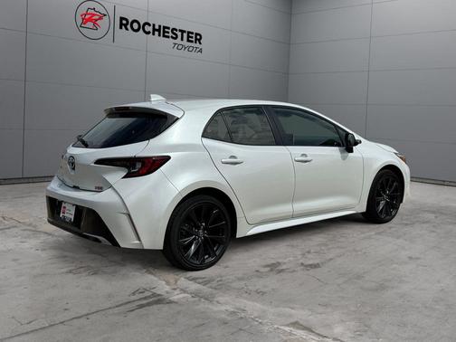 Wind Chill Pearl 2025 Toyota Corolla XSE