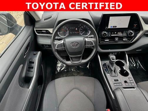 2024 Toyota Highlander LE I4