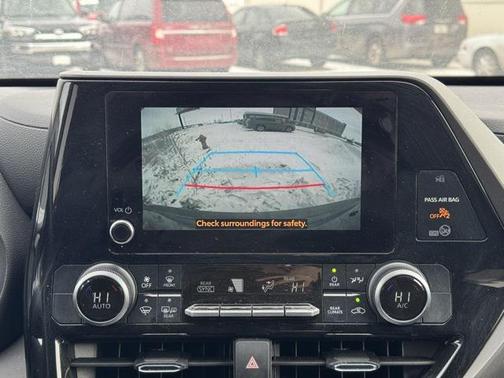 2024 Toyota Highlander LE I4