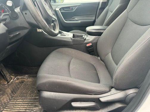 Super White 2020 Toyota RAV4 LE