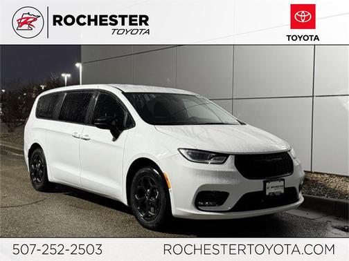 2024 Chrysler Pacifica Hybrid Select