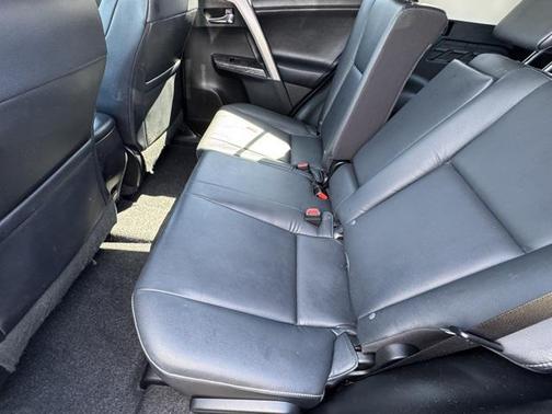 2017 Toyota RAV4 Platinum