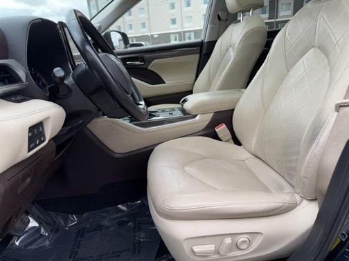 2021 Toyota Highlander Platinum