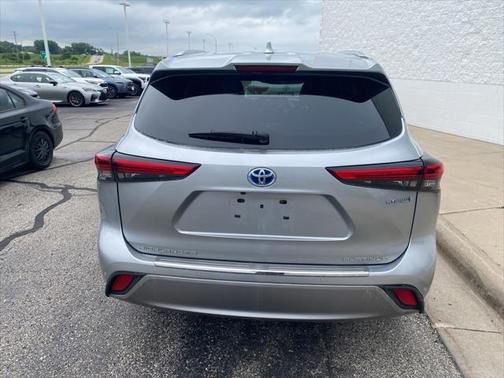 2022 Toyota Highlander Platinum