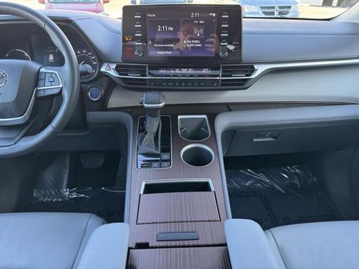 2024 Toyota Sienna XLE