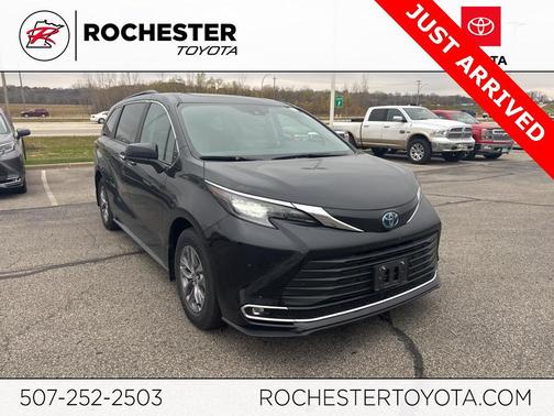 2024 Toyota Sienna XLE