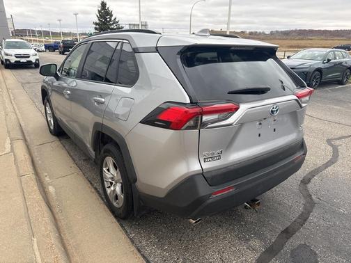 2020 Toyota RAV4 Hybrid XLE