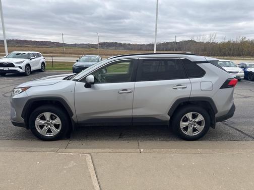 2020 Toyota RAV4 Hybrid XLE