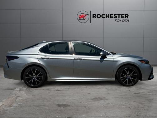 Celestial Silver Metallic 2023 Toyota Camry SE