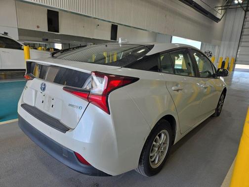 2021 Toyota Prius LE