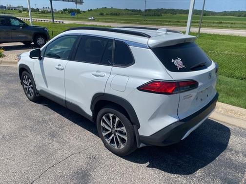 2023 Toyota Corolla Cross XLE
