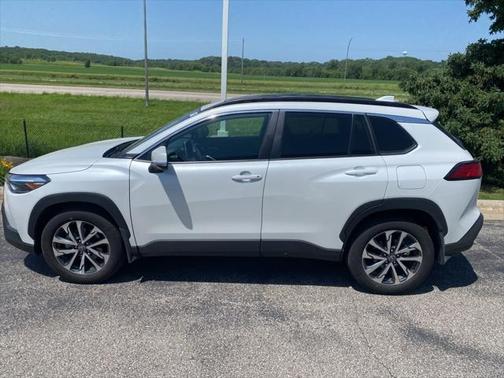 2023 Toyota Corolla Cross XLE