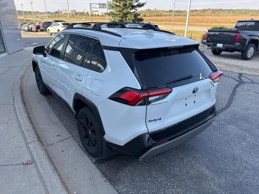 2023 Toyota RAV4 Hybrid SE