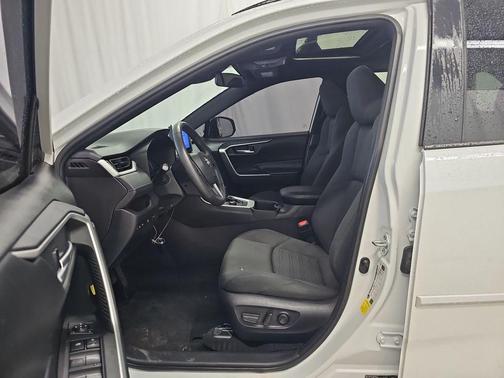 2023 Toyota RAV4 Hybrid SE