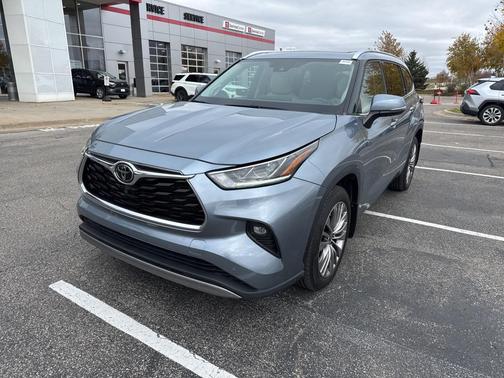 2022 Toyota Highlander Platinum