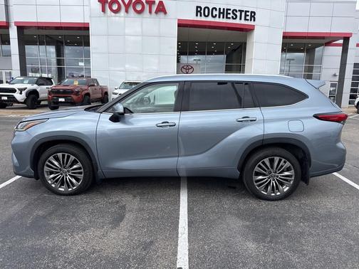 2022 Toyota Highlander Platinum