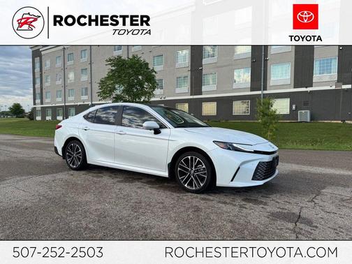 Wind Chill Pearl 2025 Toyota Camry XLE
