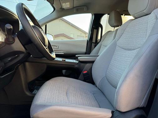 Ice Cap 2025 Toyota Sienna LE