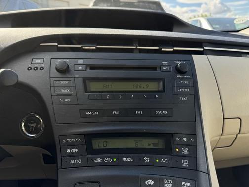 2010 Toyota Prius II