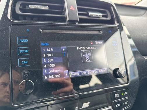 2019 Toyota Prius XLE