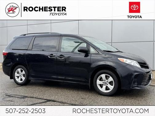 2019 Toyota Sienna SE