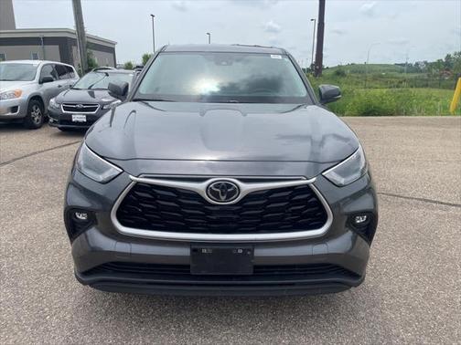 2024 Toyota Highlander LE I4