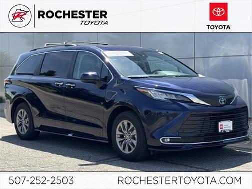 2022 Toyota Sienna XLE 7 Passenger