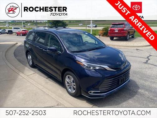 2024 Toyota Sienna Platinum 7 Passenger