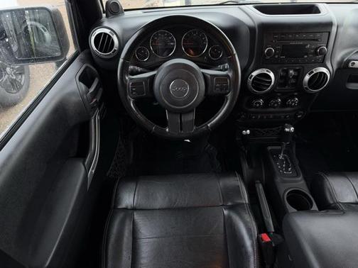 2012 Jeep Wrangler Unlimited Sahara