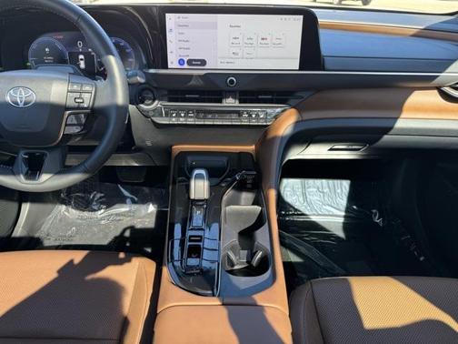 2025 Toyota Crown Signia Limited