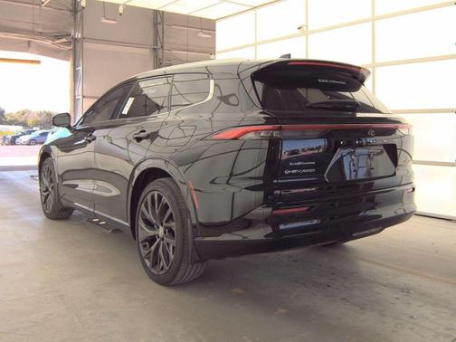 2025 Toyota Crown Signia Limited