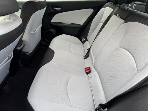 2019 Toyota Prius LE