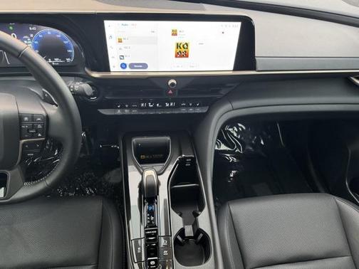 2025 Toyota Crown Signia XLE