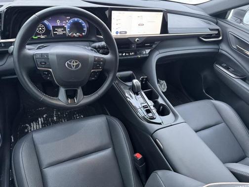 2025 Toyota Crown Signia XLE