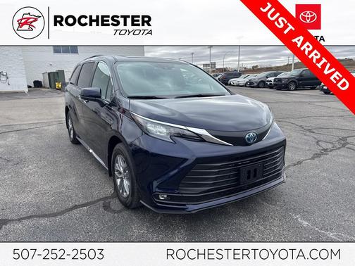 2025 Toyota Sienna XLE
