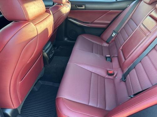 2018 Lexus IS 300 Base