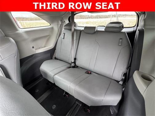 2022 Toyota Sienna XLE 7 Passenger