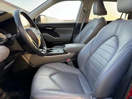 Ruby Flare Pearl 2021 Toyota Highlander XLE